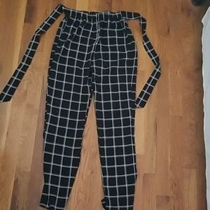 Work pants with a tie